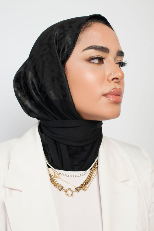 حجاب طباقية – أسود ساتان
