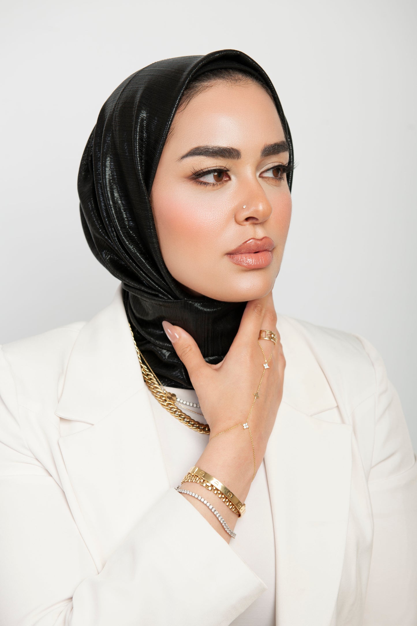 حجاب طباقية – أسود سواريه