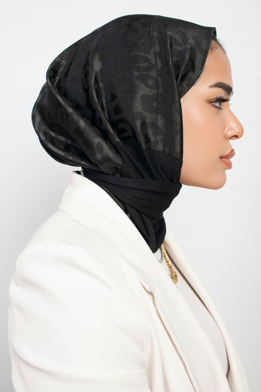 حجاب طباقية – أسود ساتان