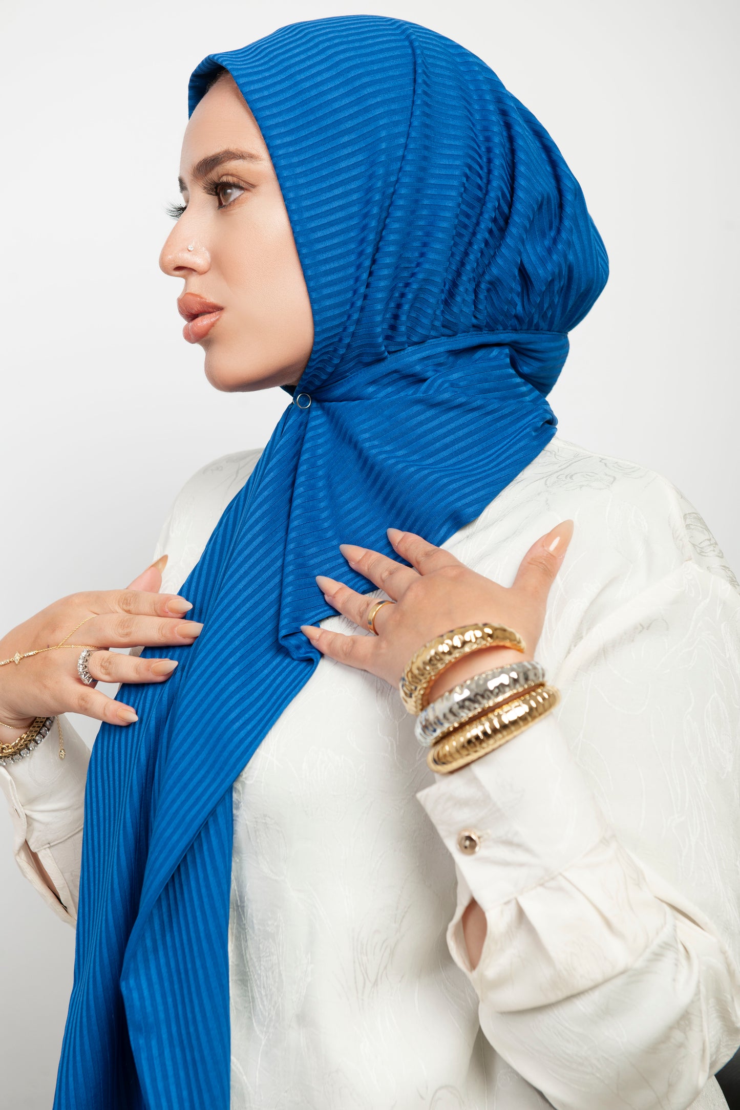 حجاب ريب مضلع مع دبوس – لون أزرق