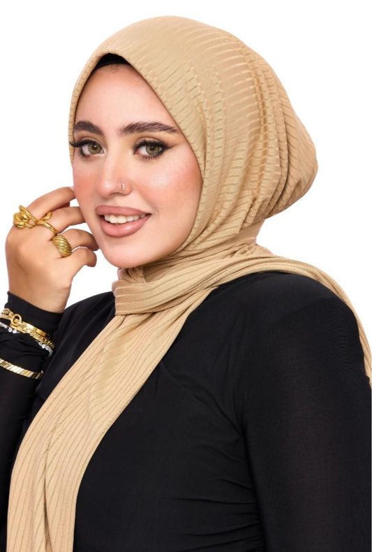 حجاب ريب مضلع مع دبوس – لون بيج
