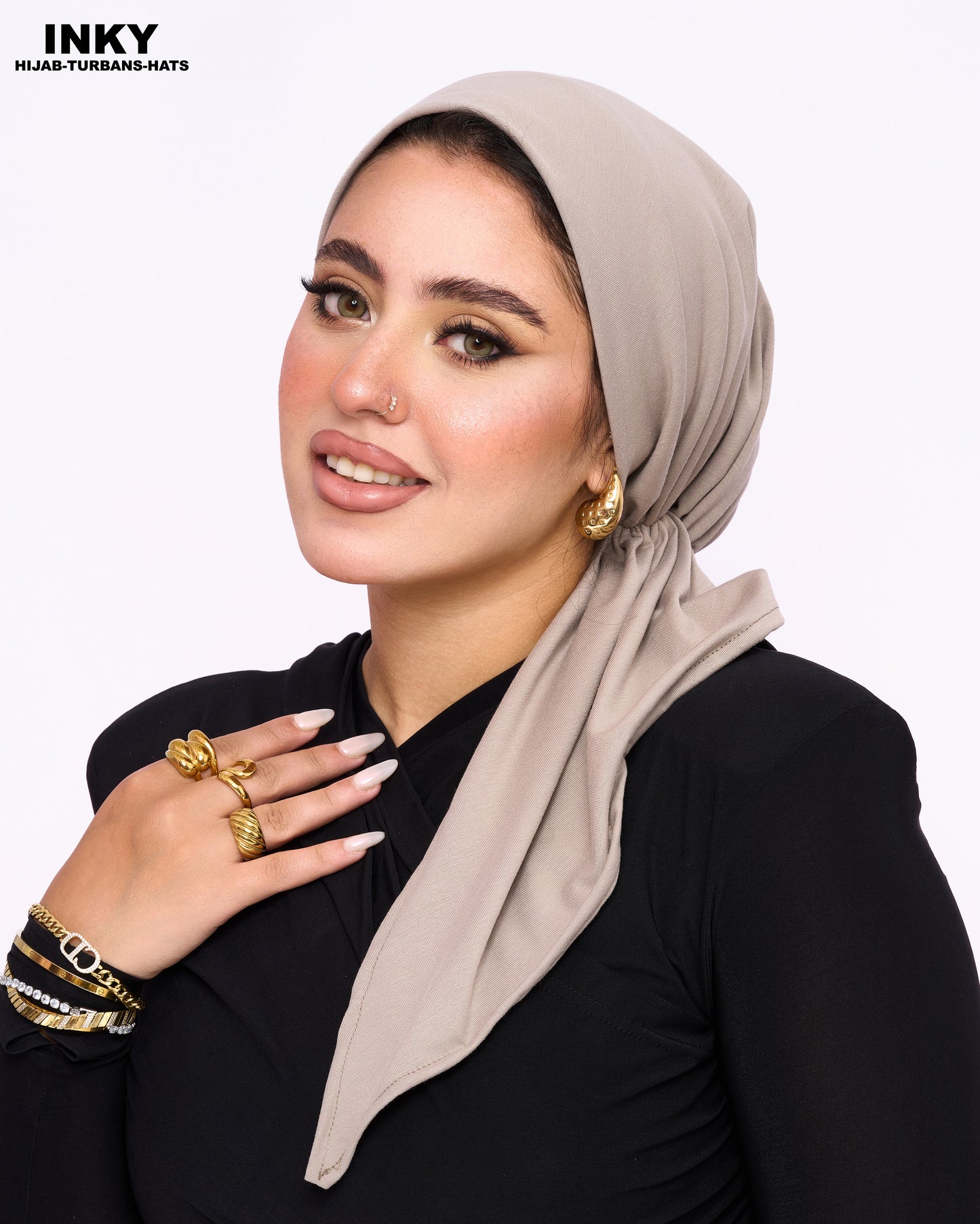 لفات رأس أنيقة مربوطة مسبقاً – لون نود