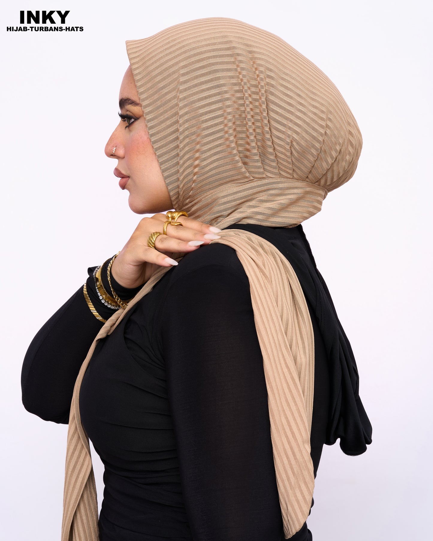 حجاب ريب مضلع مع دبوس – لون كوفي