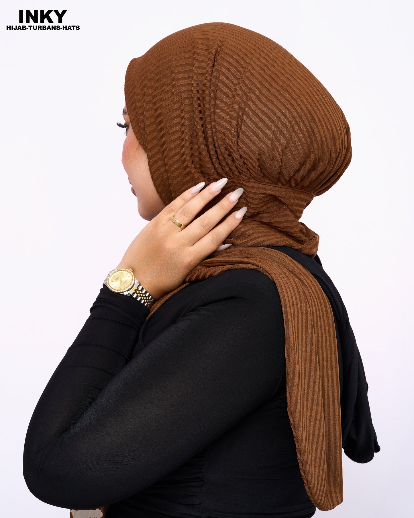 حجاب ريب مضلع مع دبوس – لون بني