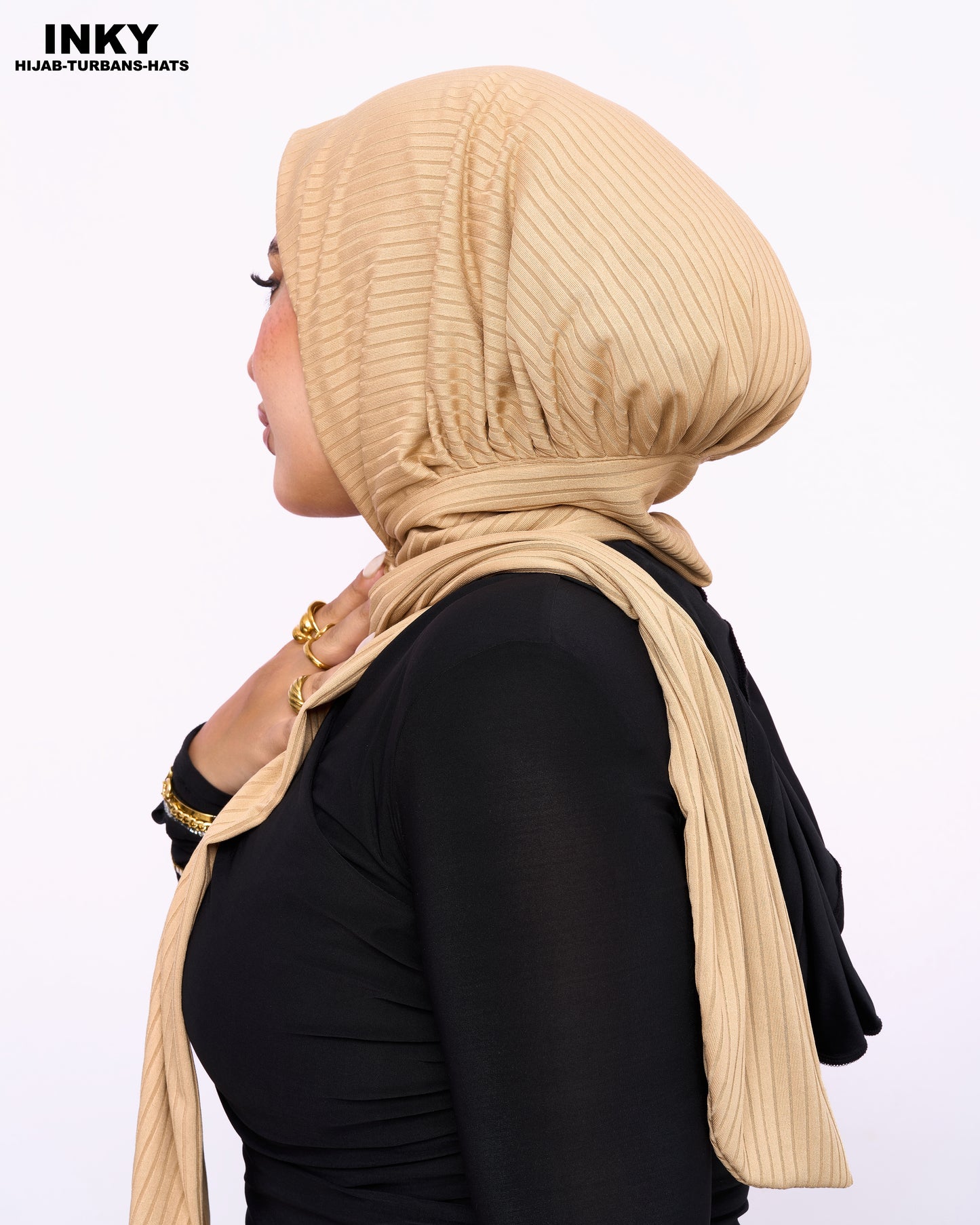 حجاب ريب مضلع مع دبوس – لون بيج